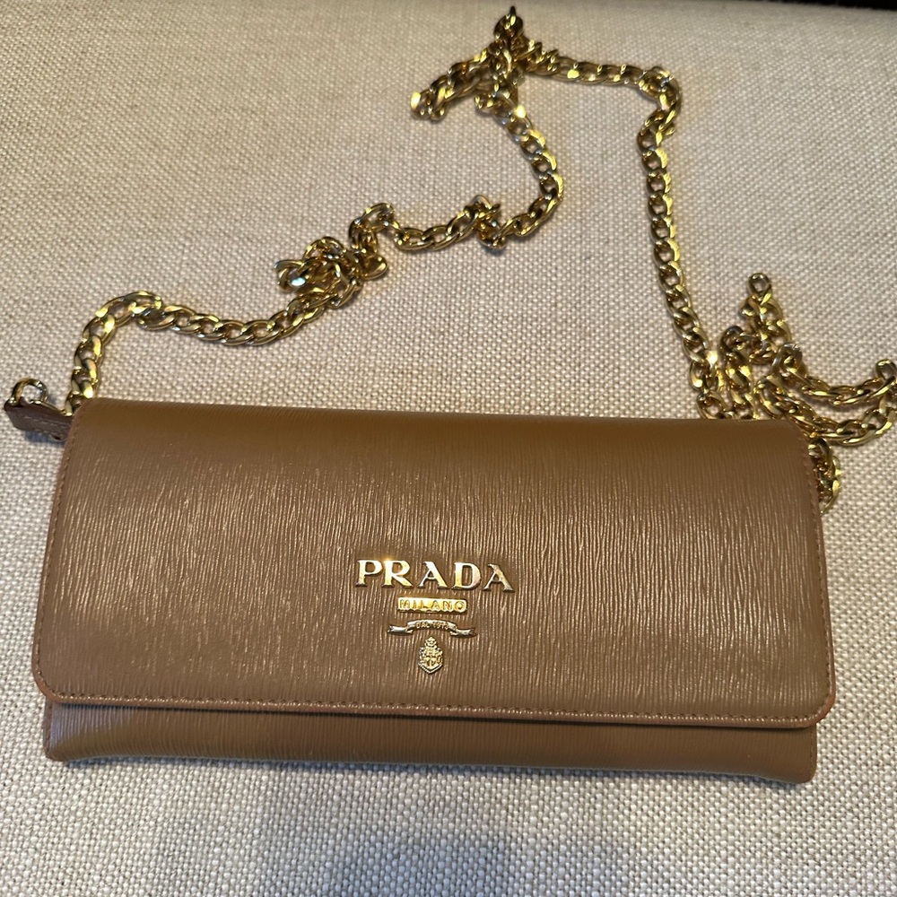 PRADA Saffiano Metal Oro Chain Wallet Caramel